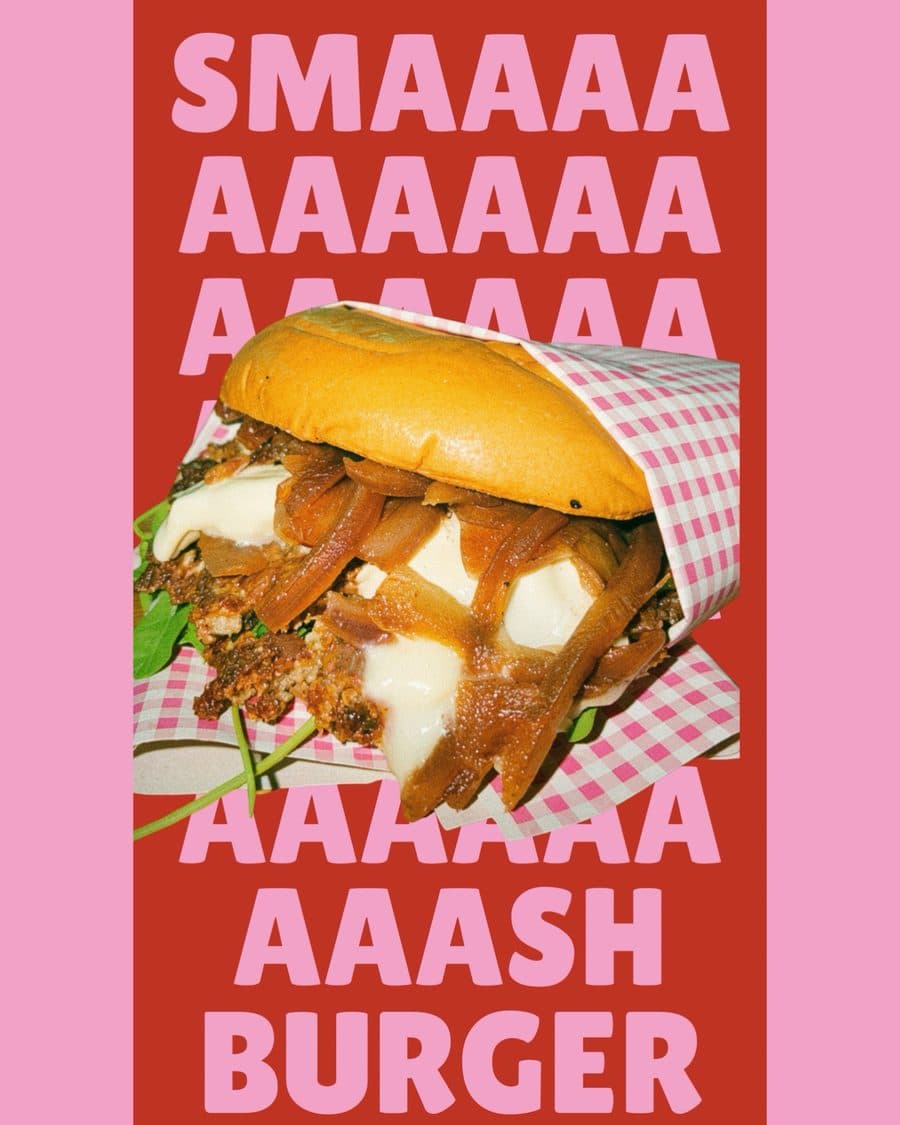 Affiche « Smaaaash burger » rouge et rose avec un burger dans son papier vichy